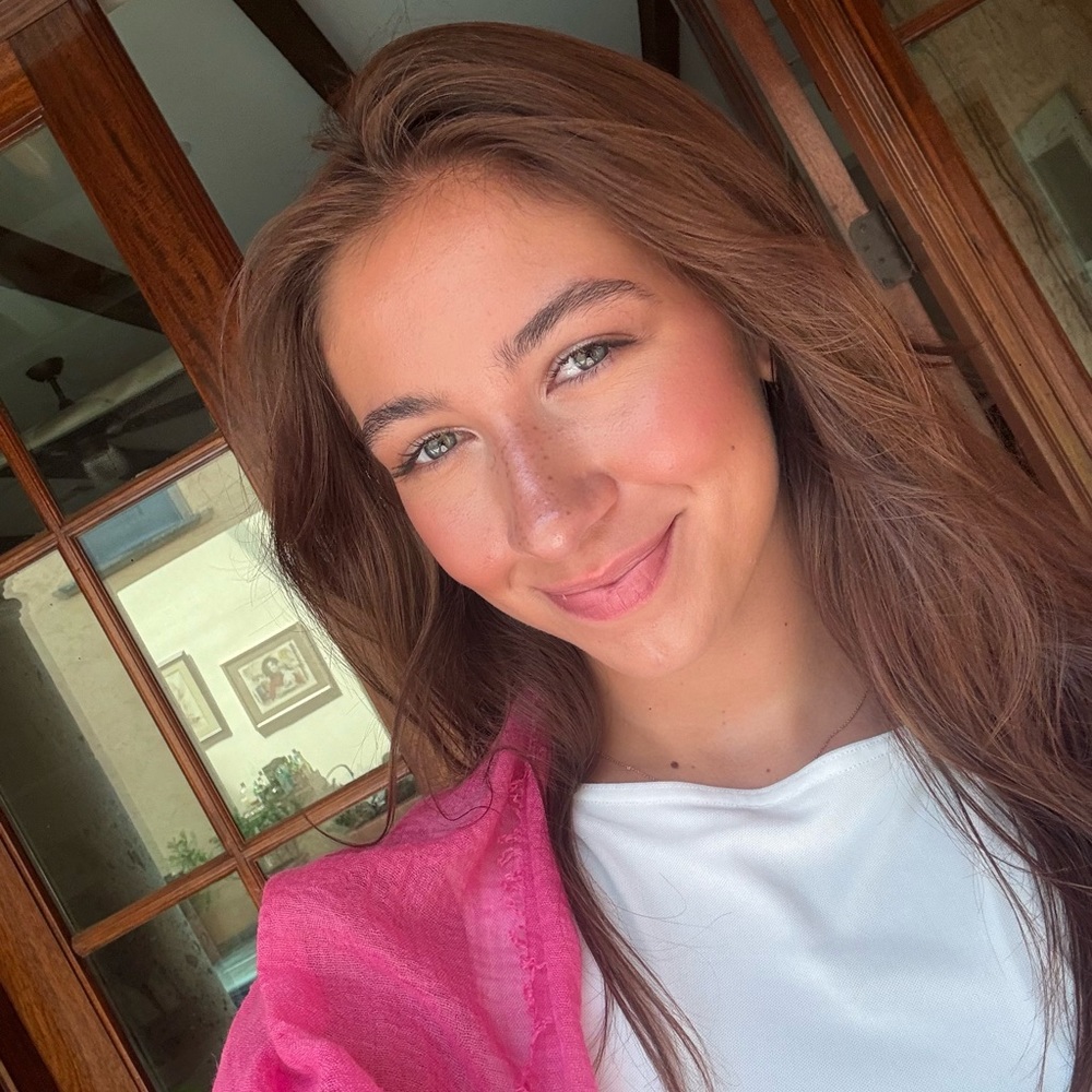 Meet your Posher, Alexandra